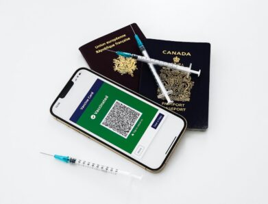 Jak bezpiecznie podróżować podczas pandemii Covid-19